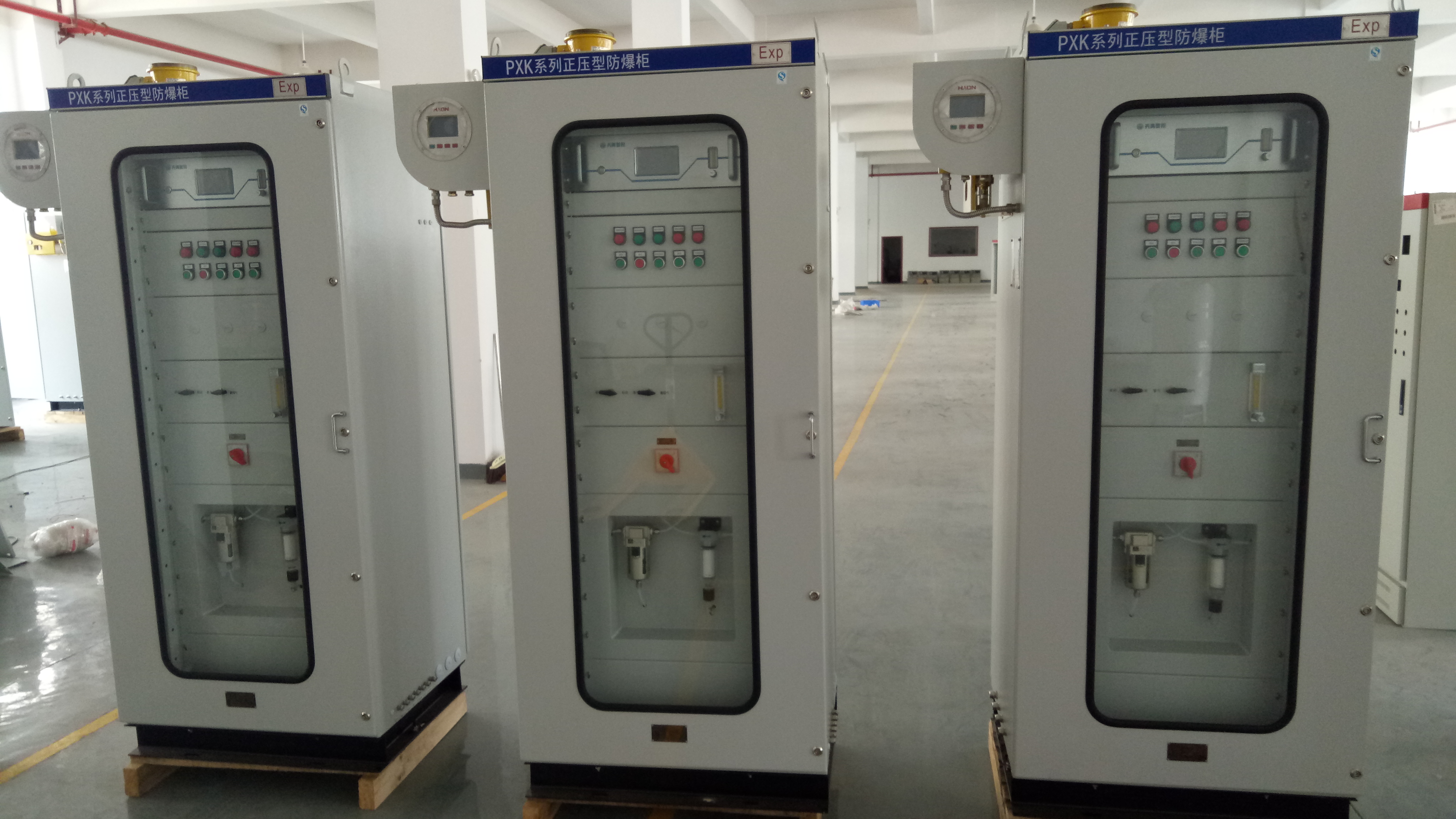 天禹智控正壓防爆機柜現(xiàn)場照片